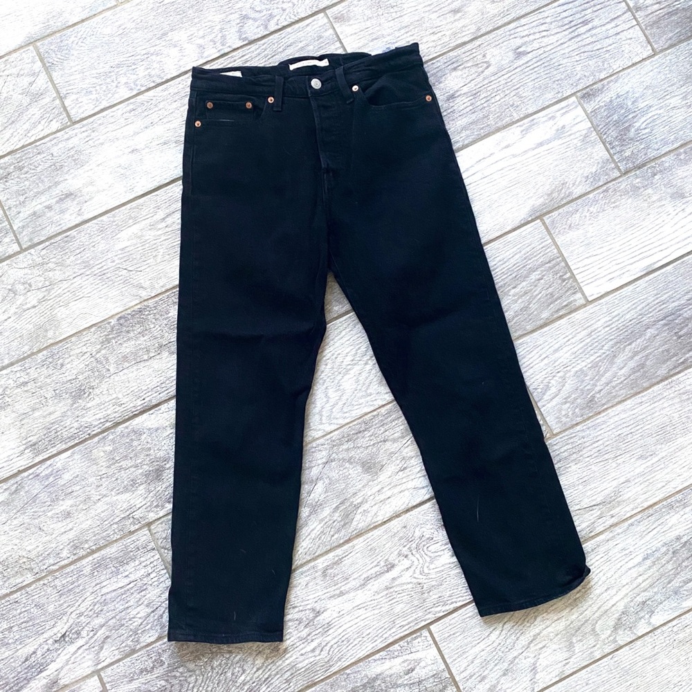 Levi Wedgie Straight Black size 28 Original Soft Denim Cotton